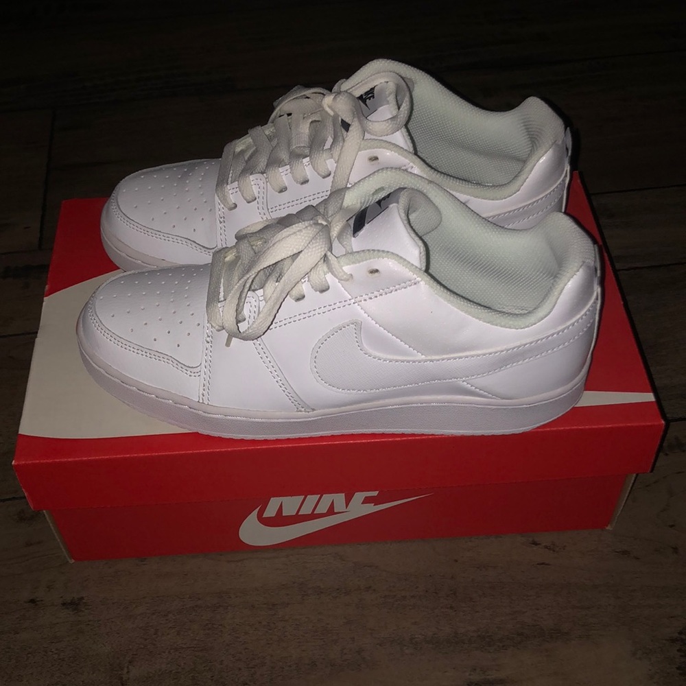 Nikes NWOT